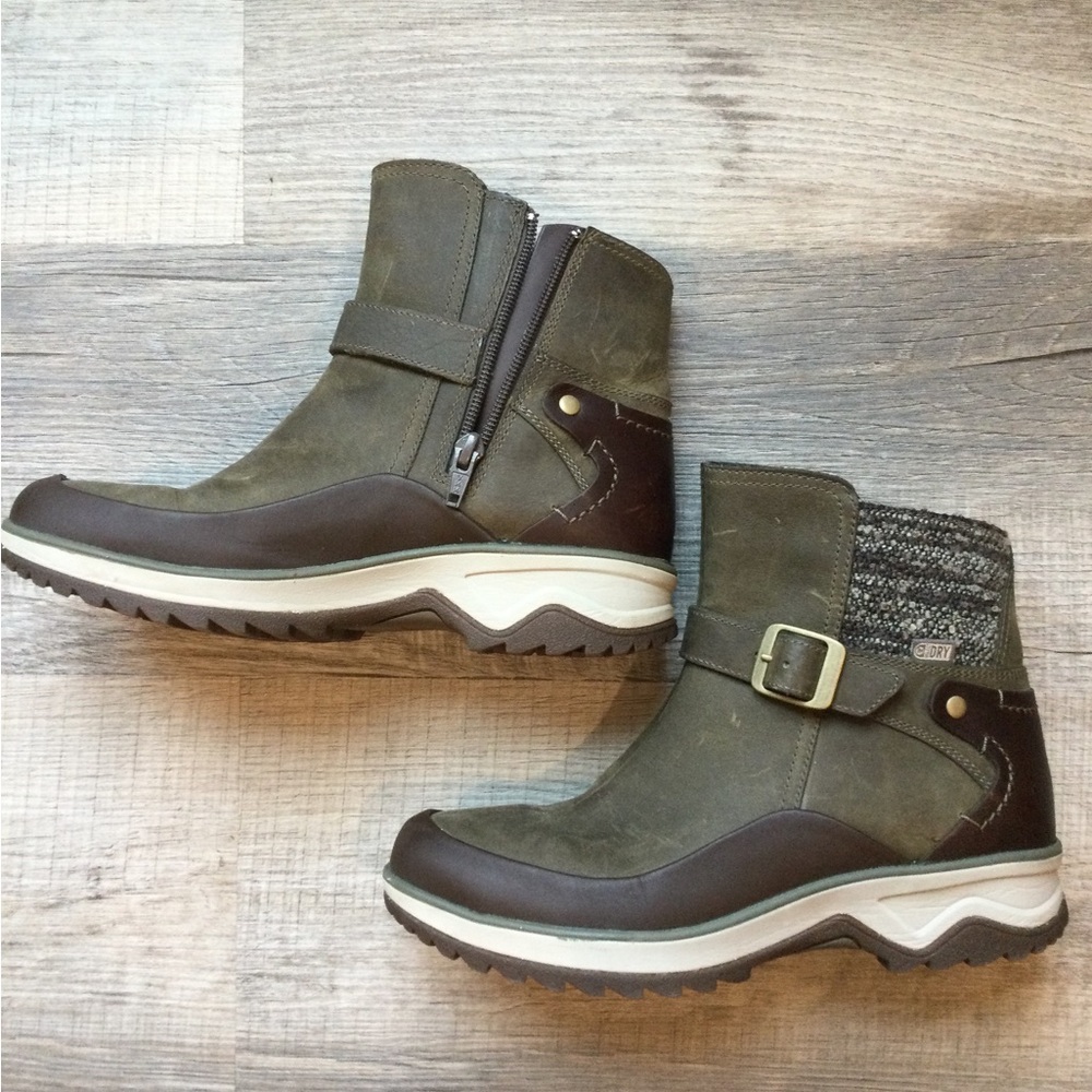 Merrell Boots Women’s Brown Green Eventyr Strap Bungee Cord Waterproof boots 🥾